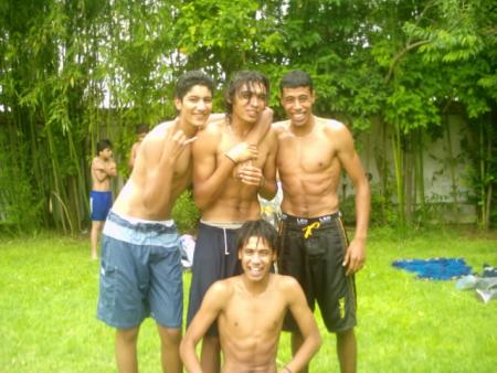 c mon3im et faysal et  saad   c trés cool